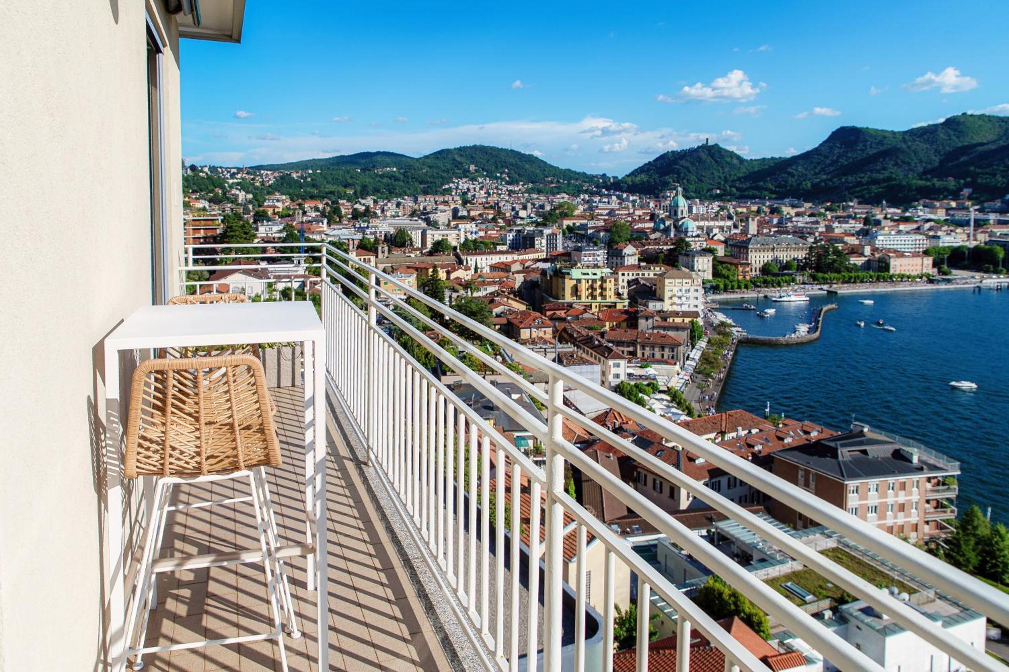 150 Steps To Heaven - By Myhomeincomo Exterior photo